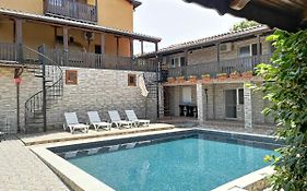 Bali Petrich